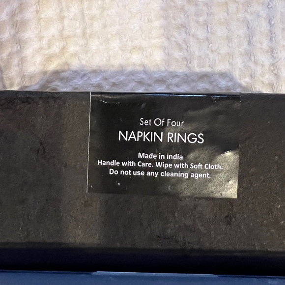 TAHARI HOME RHINESTONE NAPKIN RING SET flower snowflakeCrystal Silver Jeweled - Picture 5 of 5